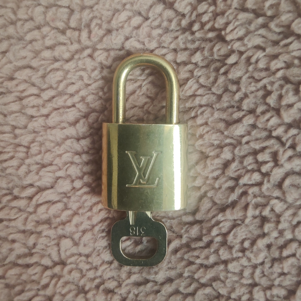 Louis Vuitton Gold Padlock #318 and 334 • Like New • Classic LV Accessory - Picture 3 of 6